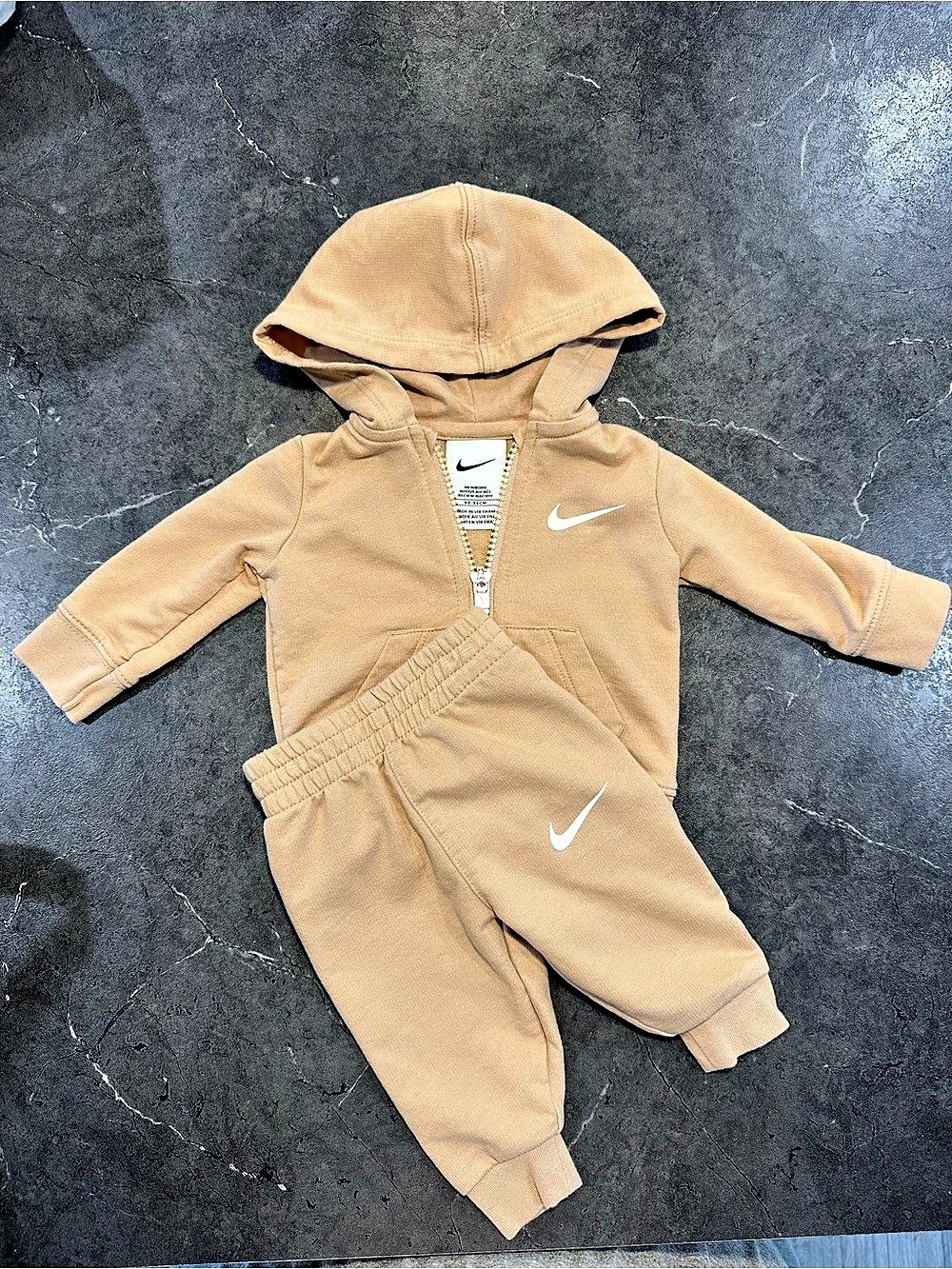 Nike 2-Piece Full-Zip Hoodie & Jogger Set newborn